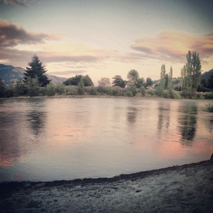 beauty of the hood river